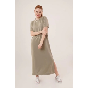 Yırtmaç Detaylı Kısa Kollu Salaş Maxi Yağ Yeşili Elbise