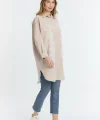 Şili çiçek figürlü oversize kadın gömlek-Bej