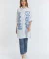 Şili çiçek figürlü oversize kadın gömlek-Beyaz