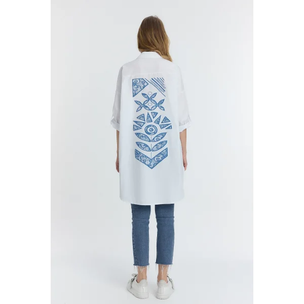 Şili çiçek figürlü oversize kadın gömlek-Beyaz
