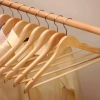 ASKICIM ( 6PCS ) ( LÜKS AHŞAP ) ELBİSE ASKISI ( VERNİKLİ )*20=K