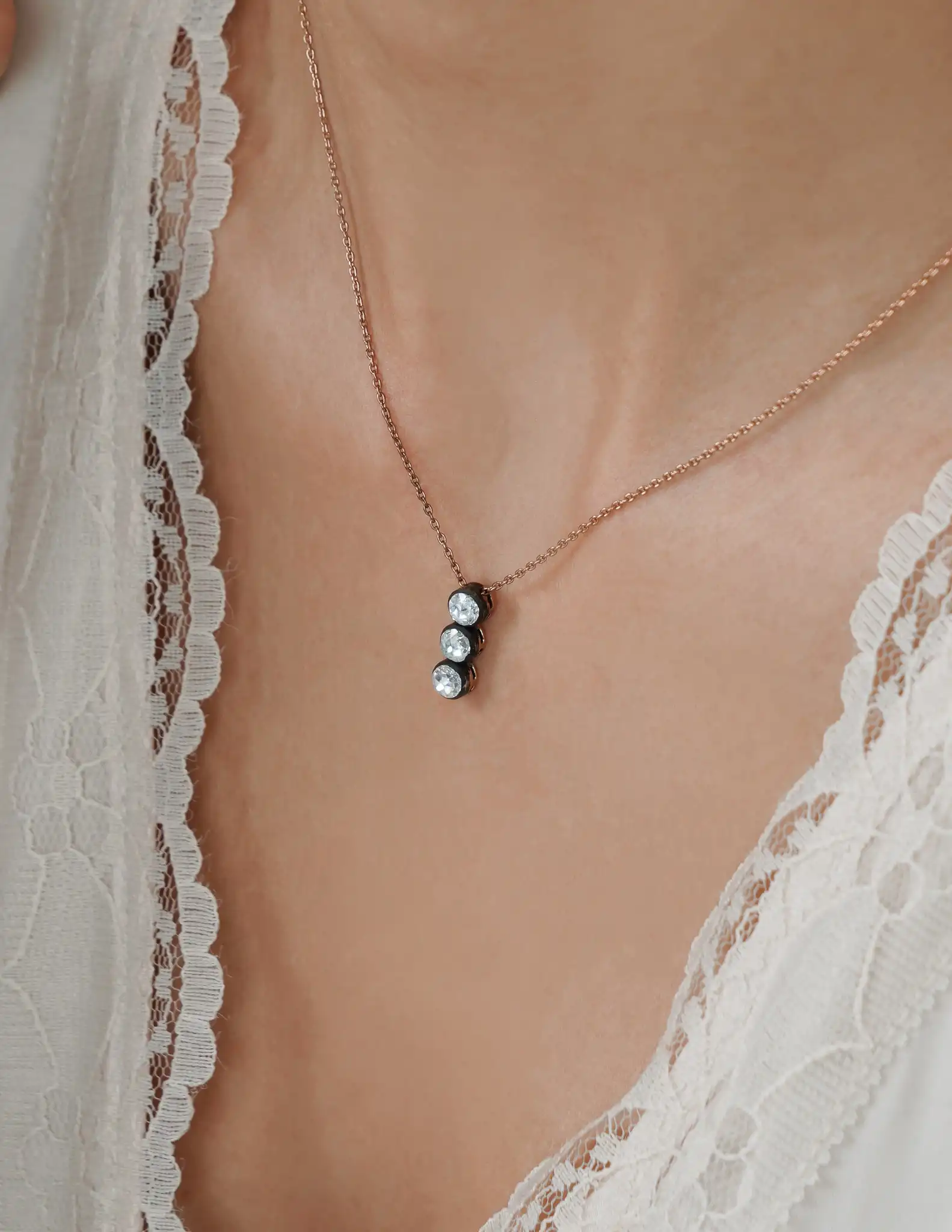 0.46 Ct. Elmas Taşlı Kolye