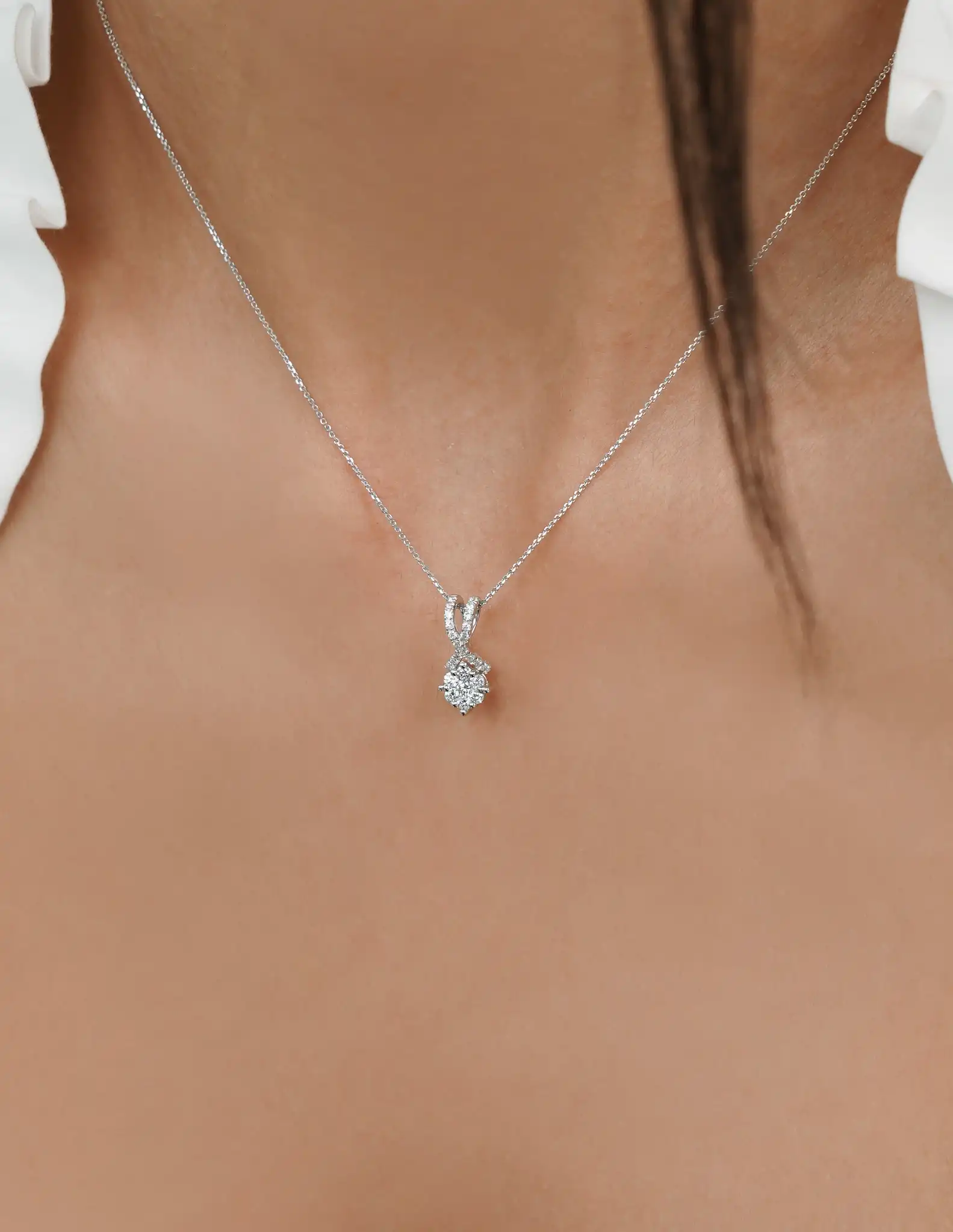 0.82 Ct. Pırlanta Taşlı Kolye