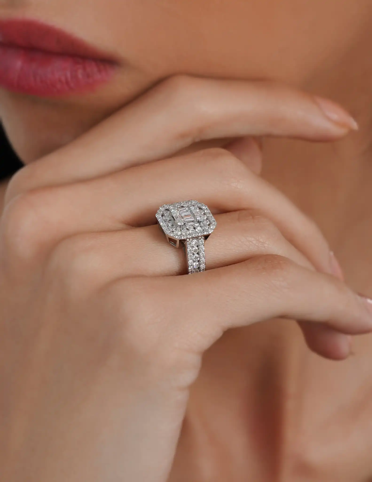 1.37 Ct. Pırlanta Baget Yüzük