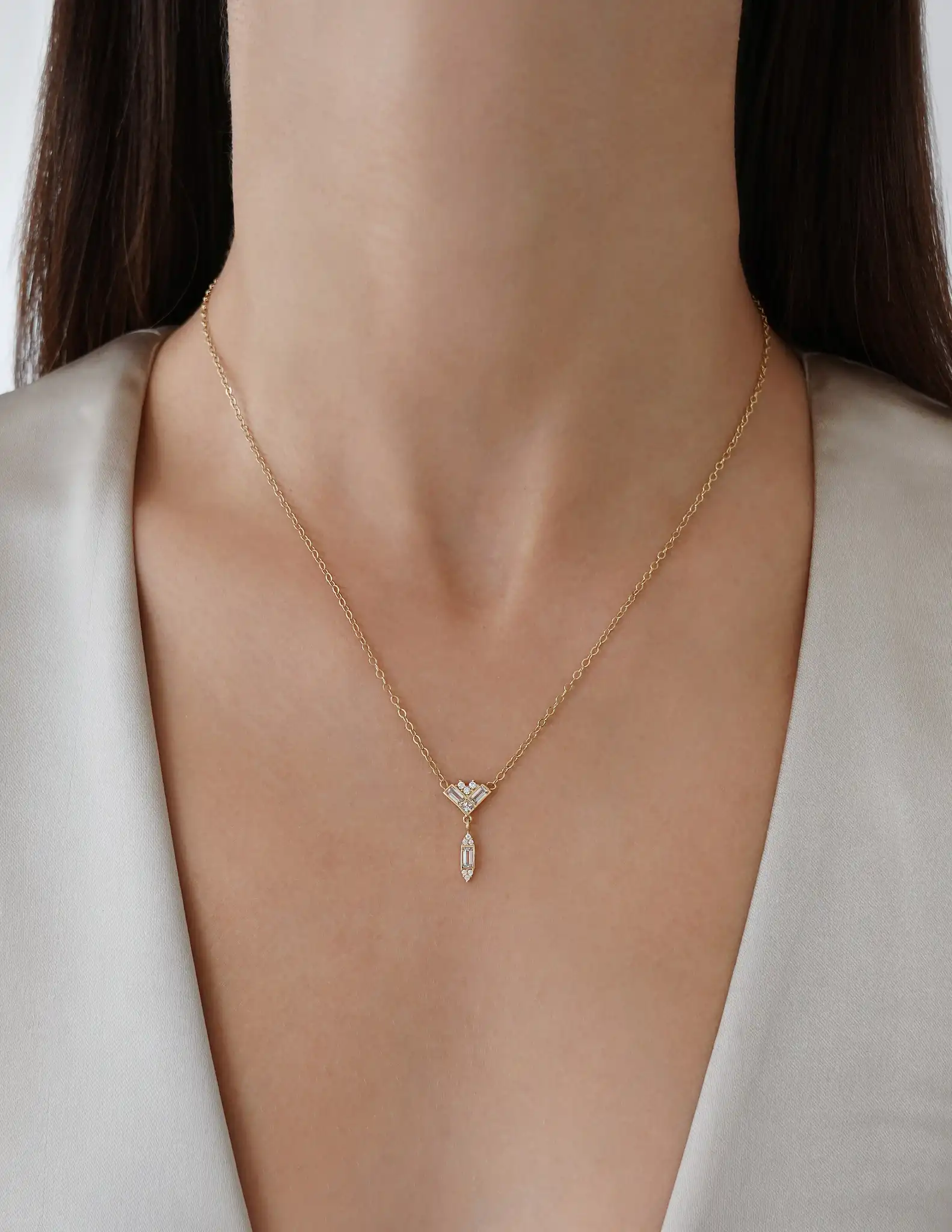 Altın Taşlı Minimal Kolye