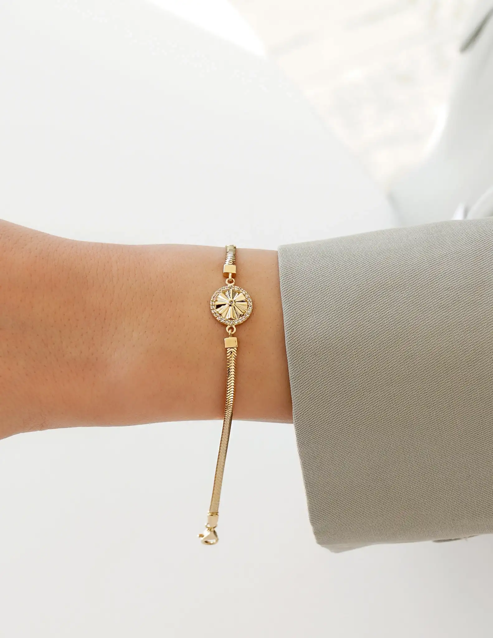 Taş Detaylı Balıksırtı Bileklik