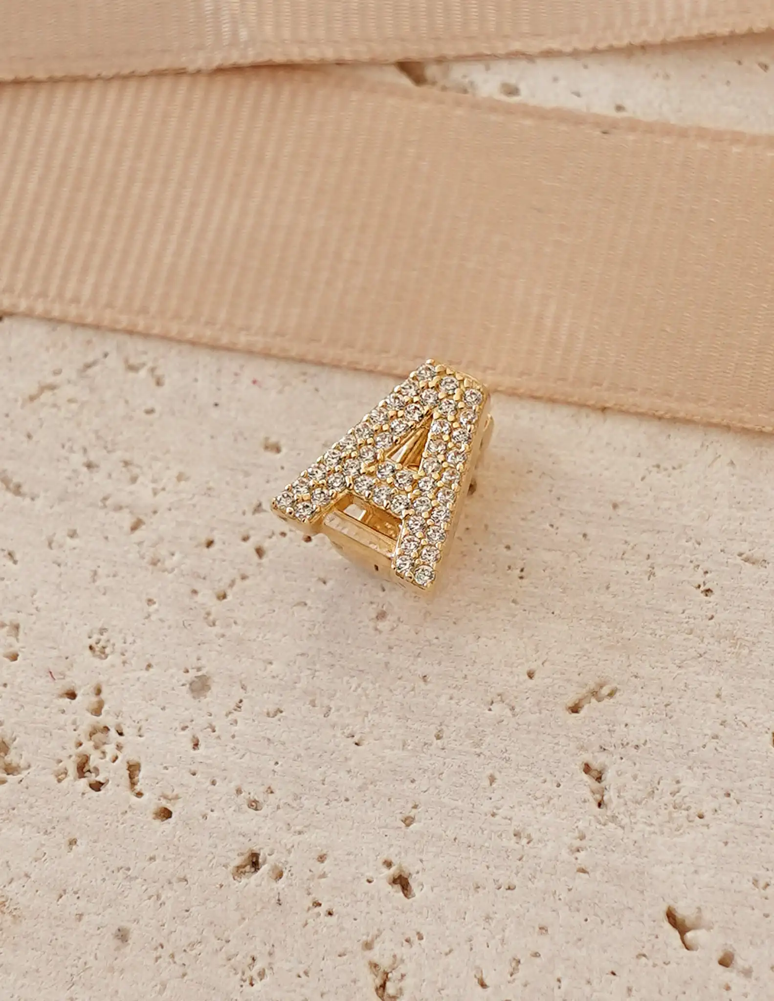 Taşlı Harf Charm
