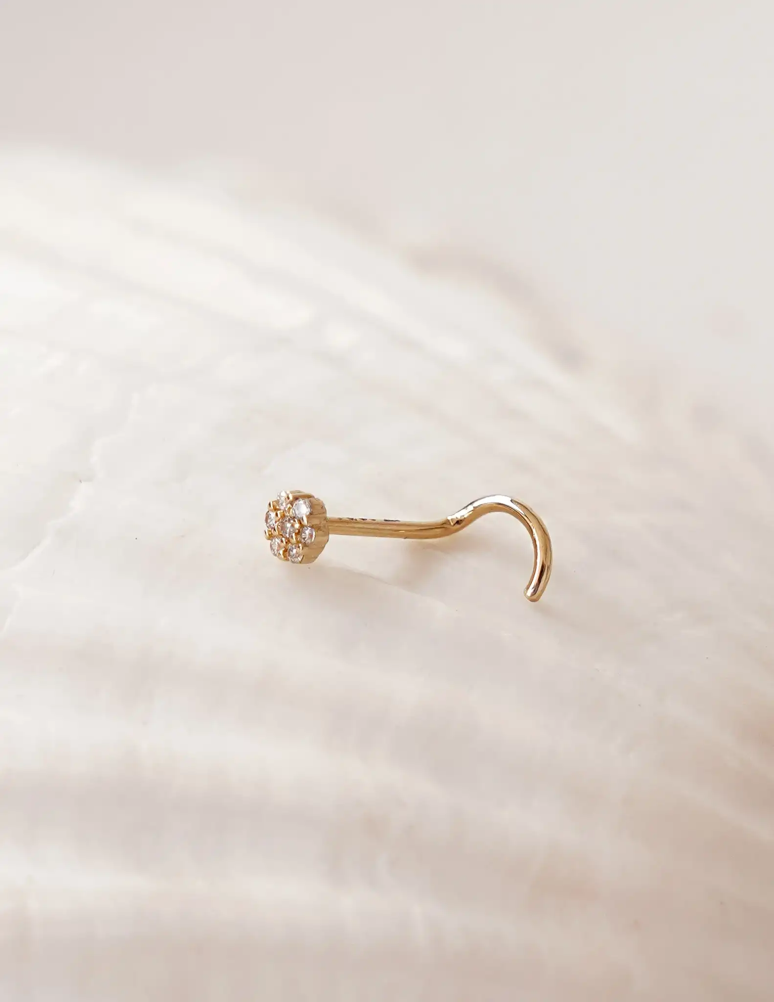 Taşlı Tragus Piercing