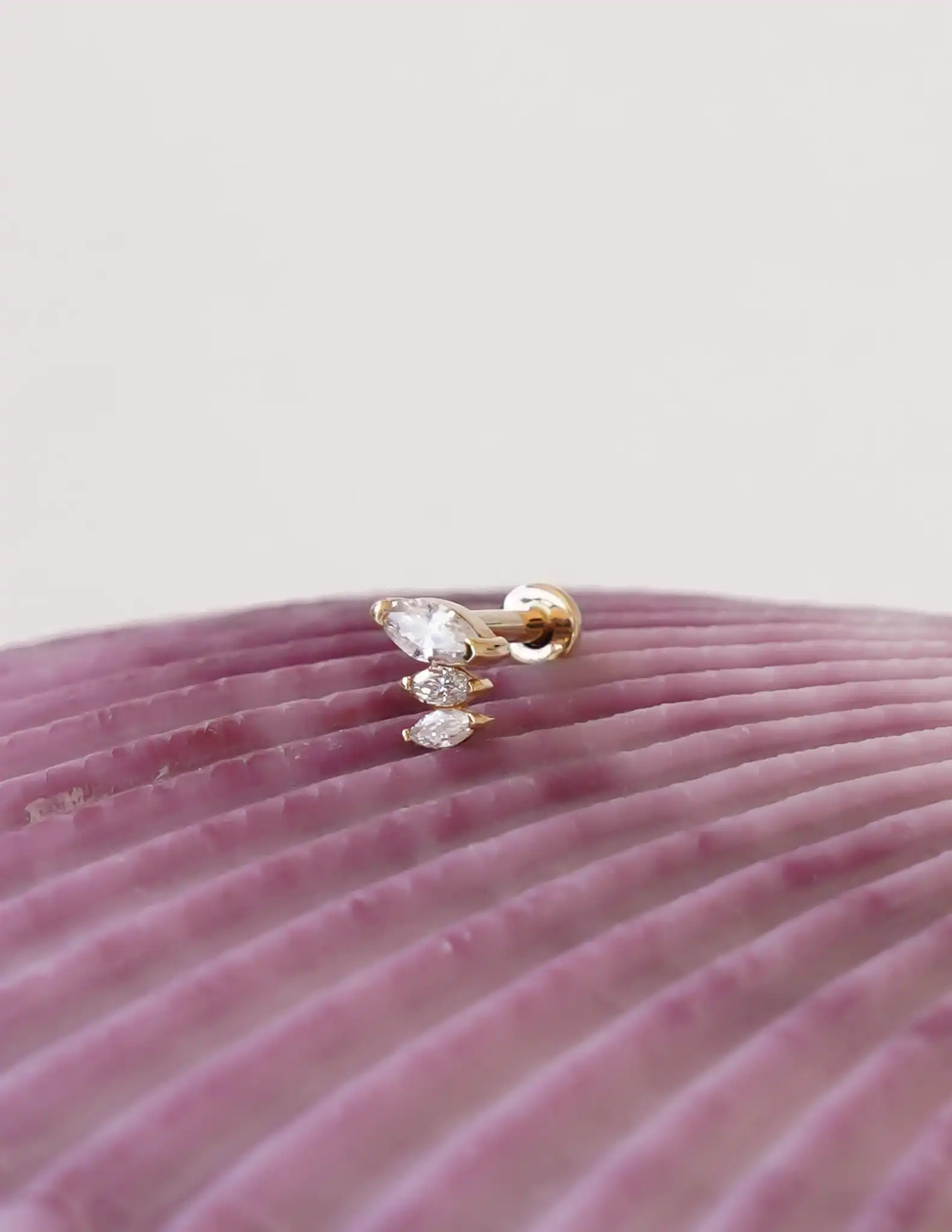 Tria Taşlı Tragus Piercing
