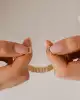 Çizgi Desenli Altın Bileklik