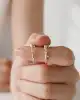 Mini Taşlı Altın Tasarım Küpe