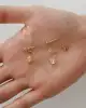 Taşlı Altın Çiçek Küpe
