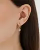 Taşlı Yaprak Sallantılı Altın Küpe