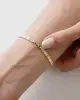 Çizgi Desenli Hologramlı Altın Bileklik
