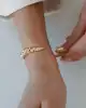 Taşlı Altın Burgu Kelepçe Bileklik