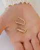 Taşlı Altın Dörtgen Küpe