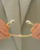 Twist Taşlı Altın Kelepçe Bileklik