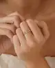 Üç Taşlı Altın Yüzük