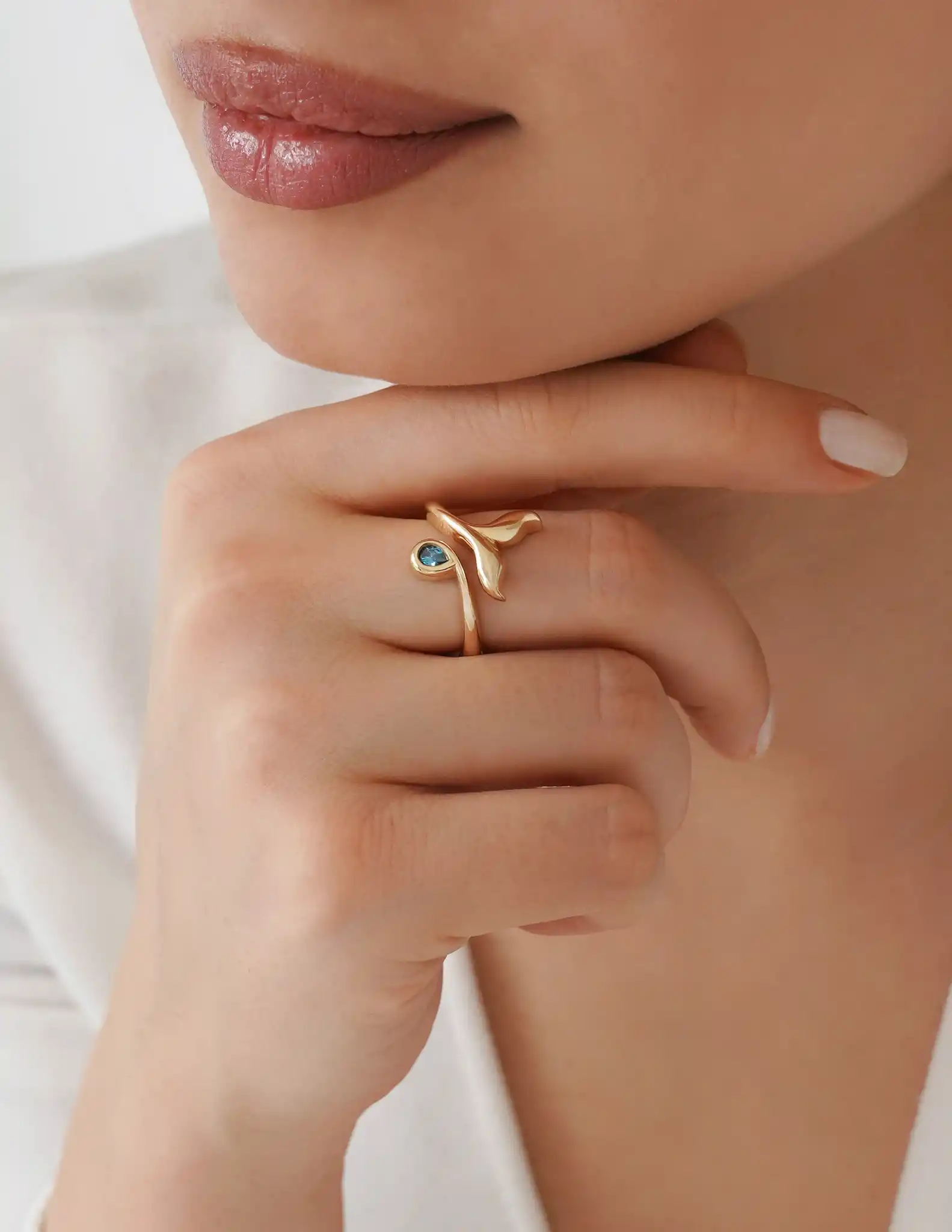 Aqualis Taşlı Altın Yüzük