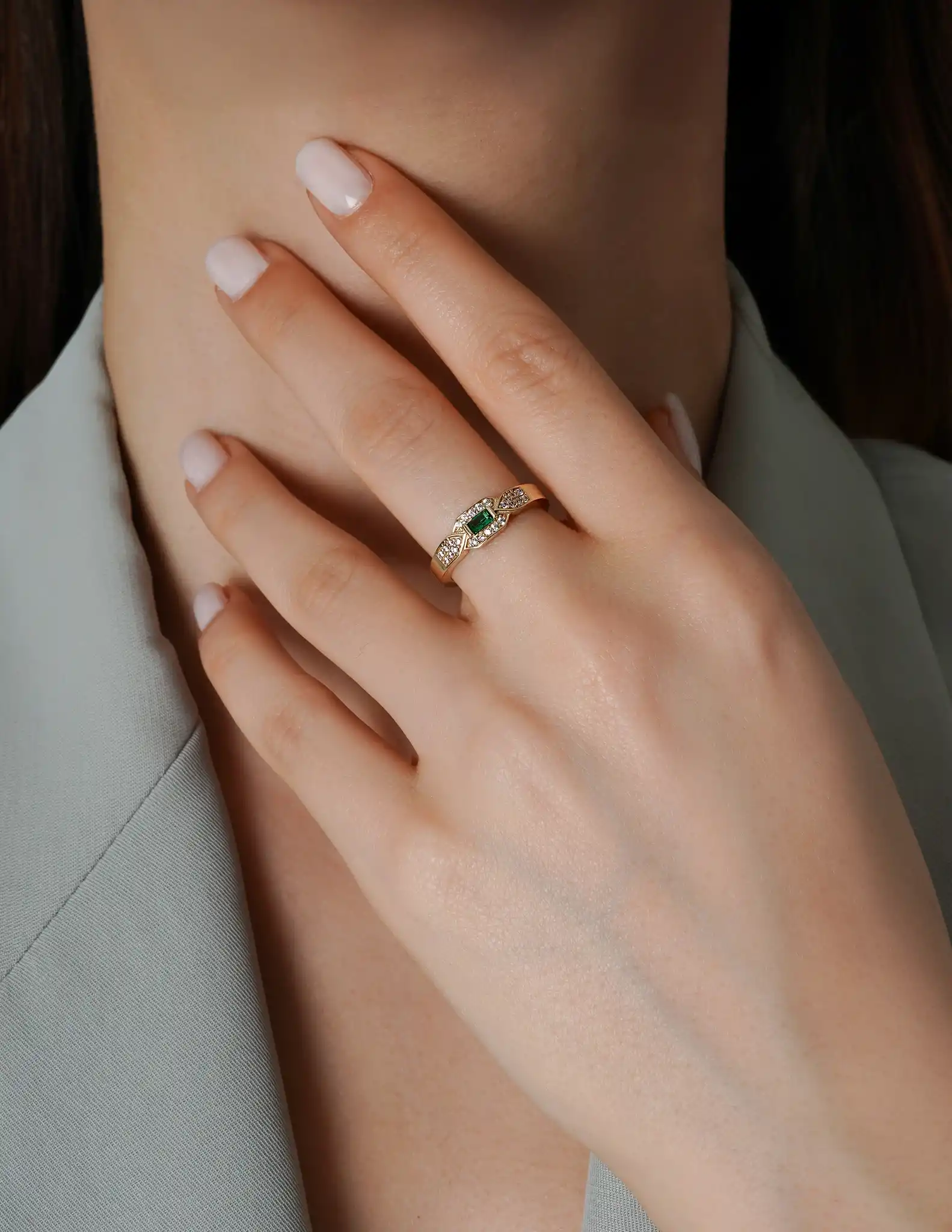 Yeşil Taşlı Altın Yüzük