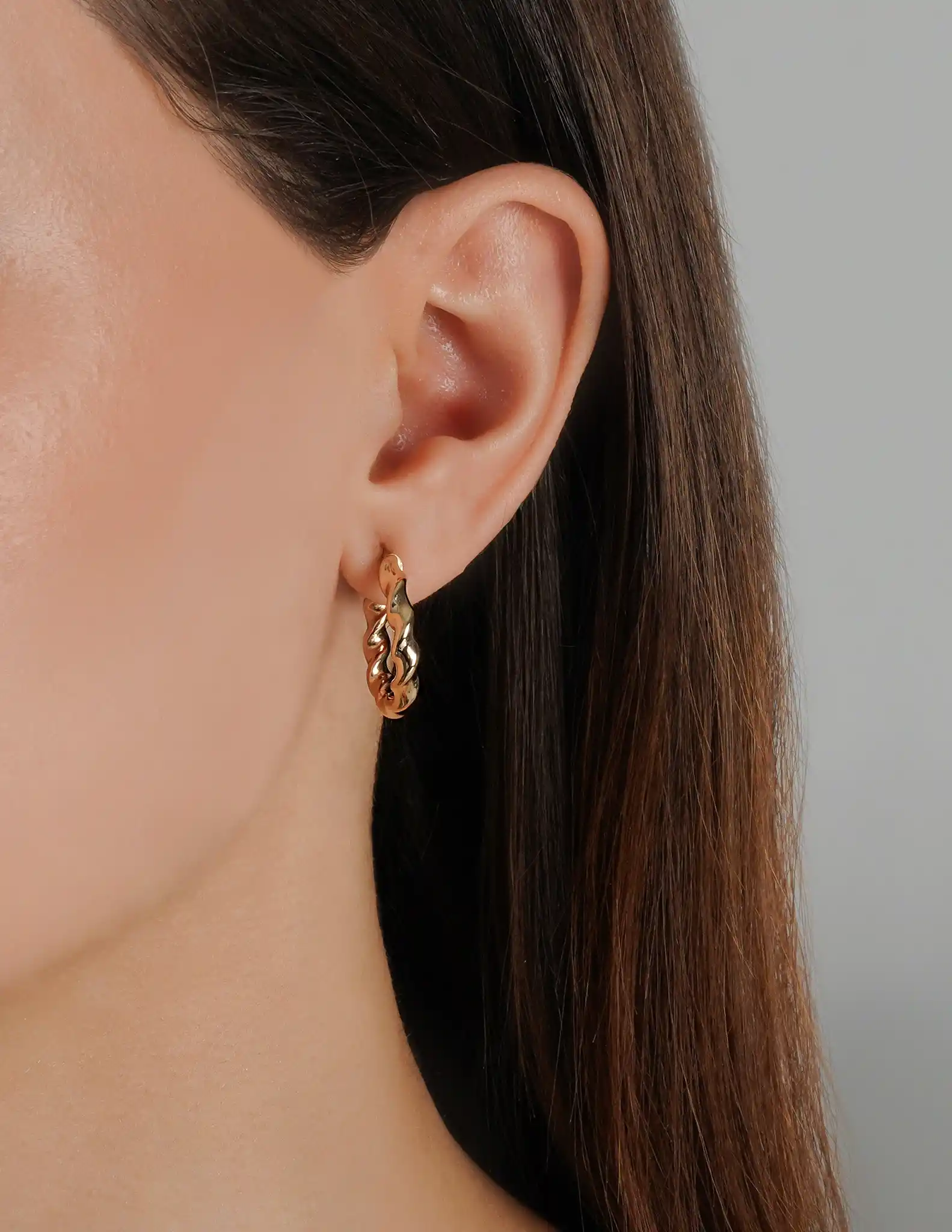 Dalgalı Altın Halka Küpe