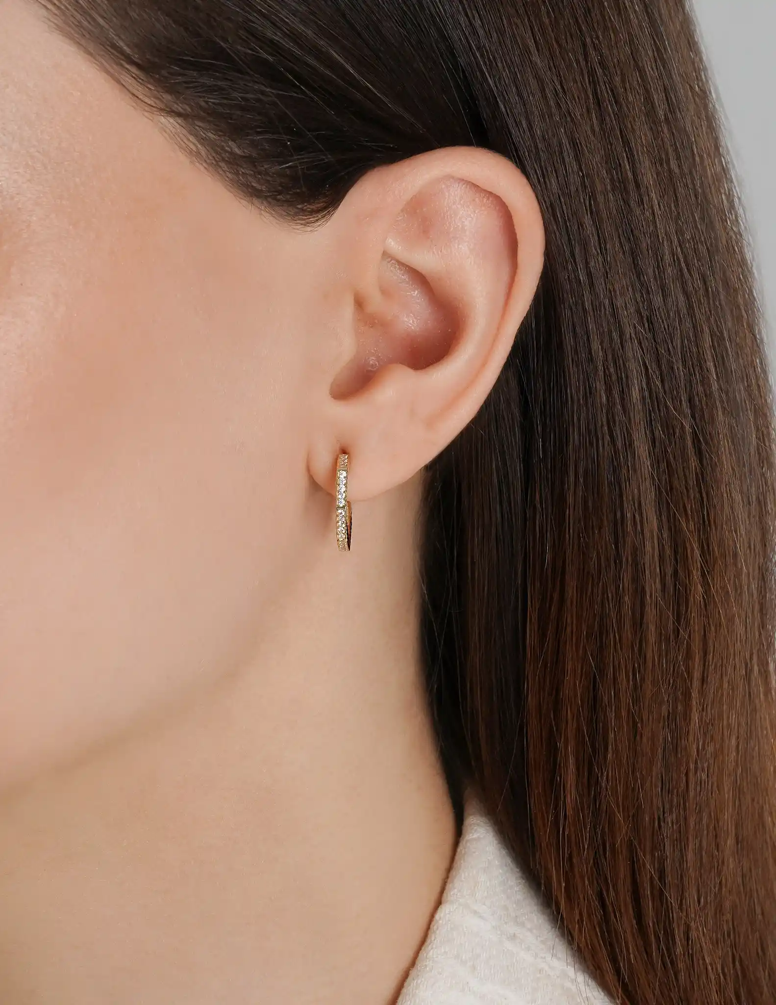 Taşlı Altın Halka Küpe