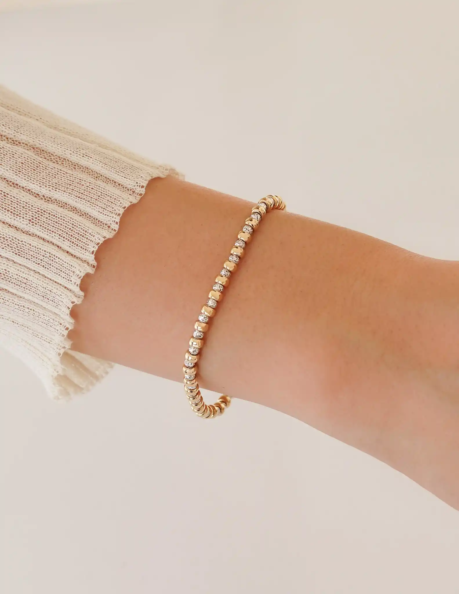 Beyaz Altın Detaylı Top Bileklik