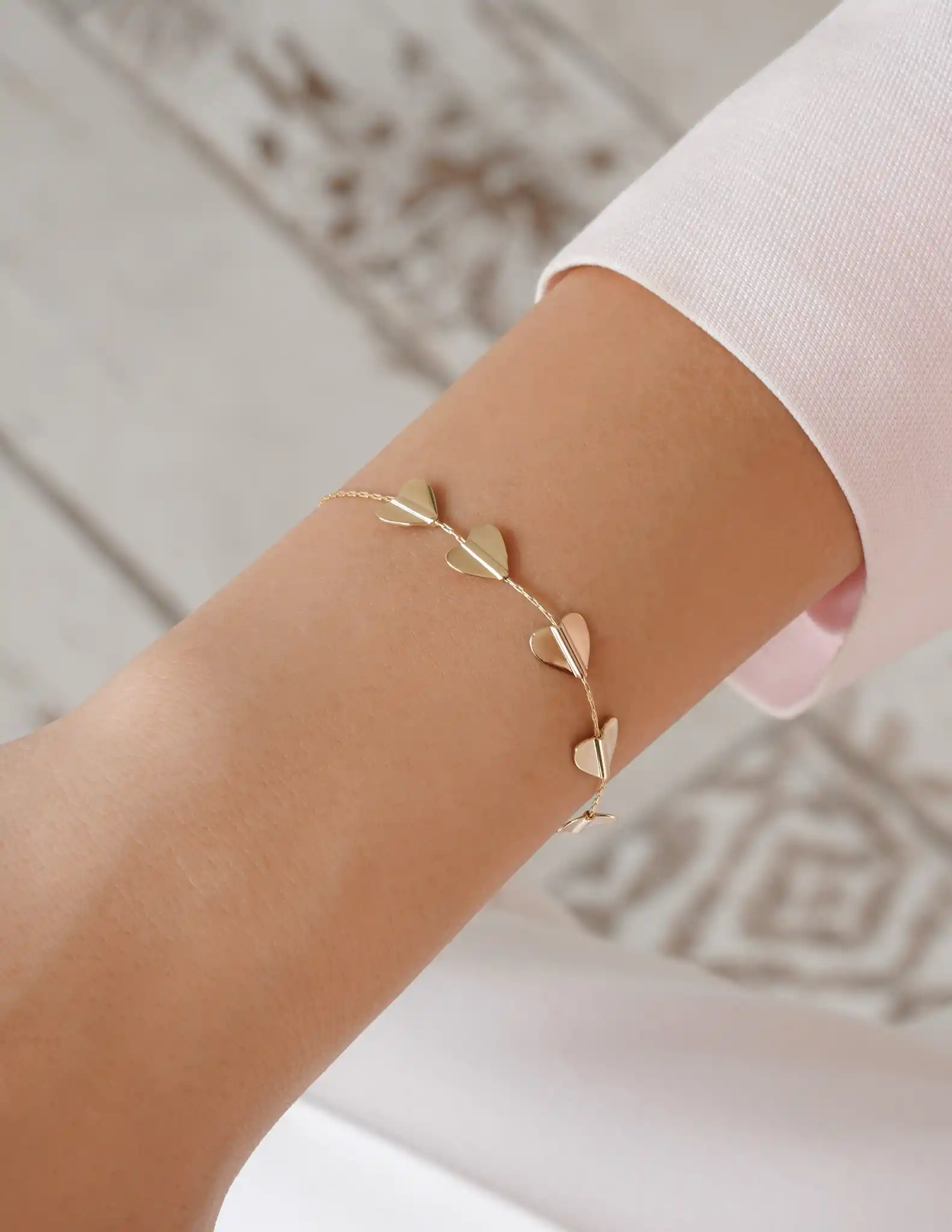 Sıra Kalpli Altın Bileklik