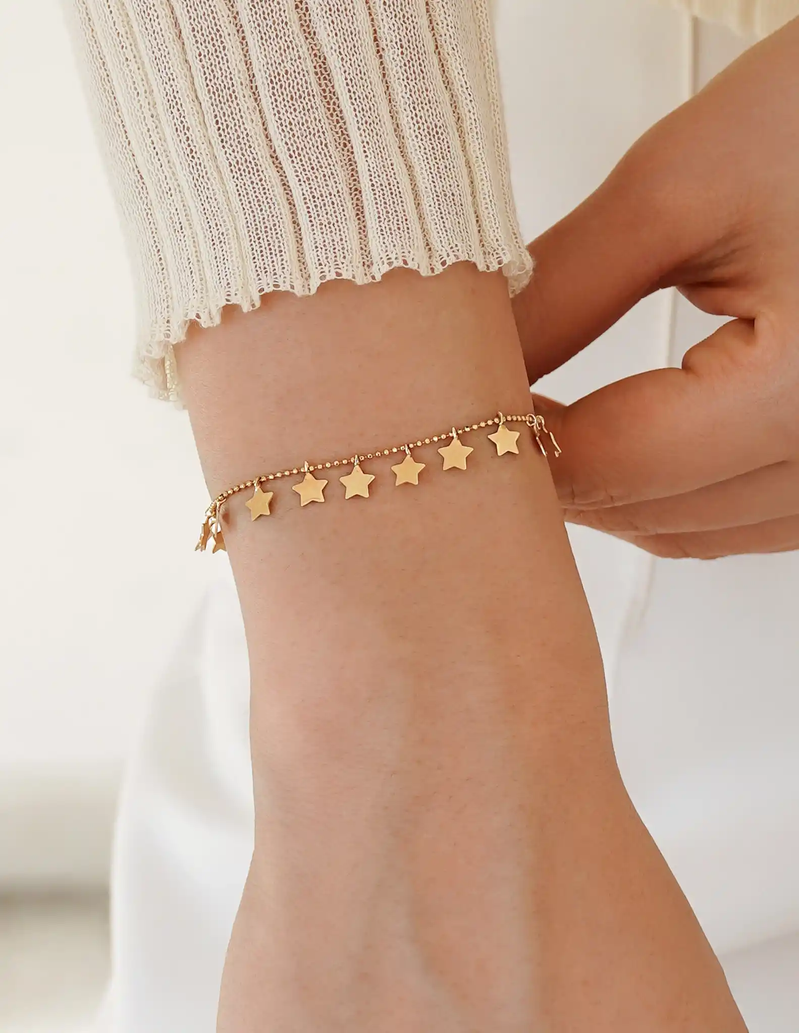 Yıldız Sallantılı Altın Bileklik