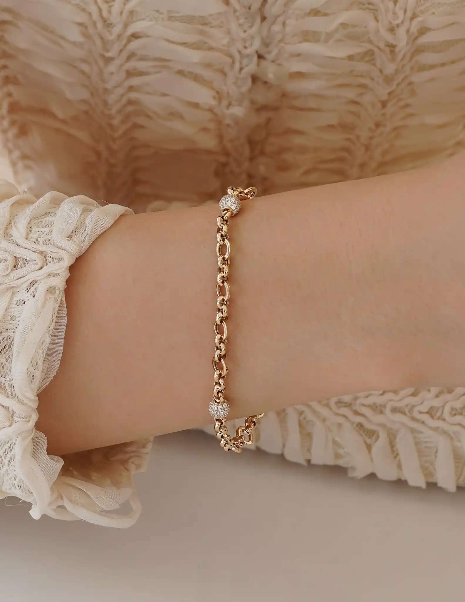 Taşlı Altın Zincir Bileklik