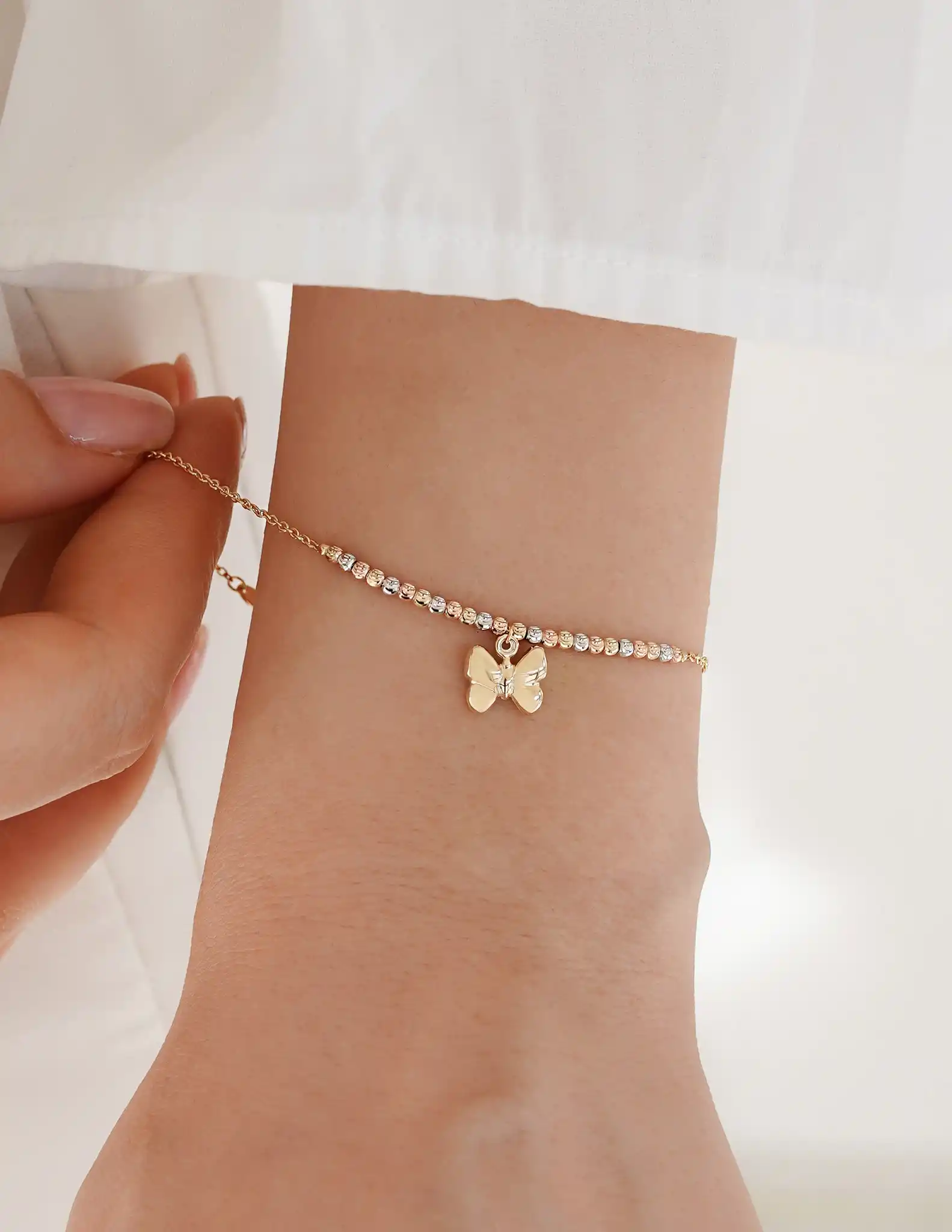 Renkli Dorikalı Kelebek Sallantılı Bileklik