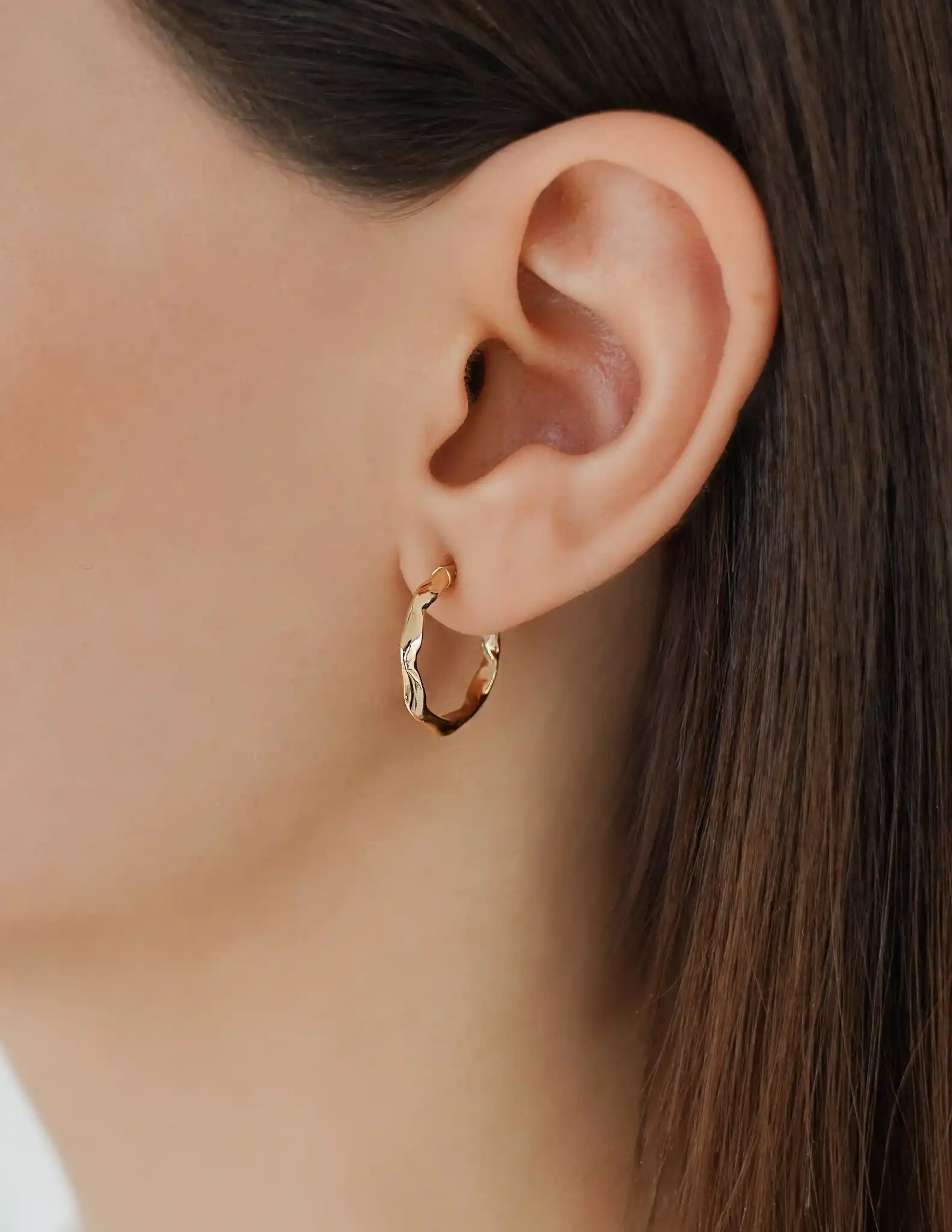 Dalgalı Altın Halka Küpe