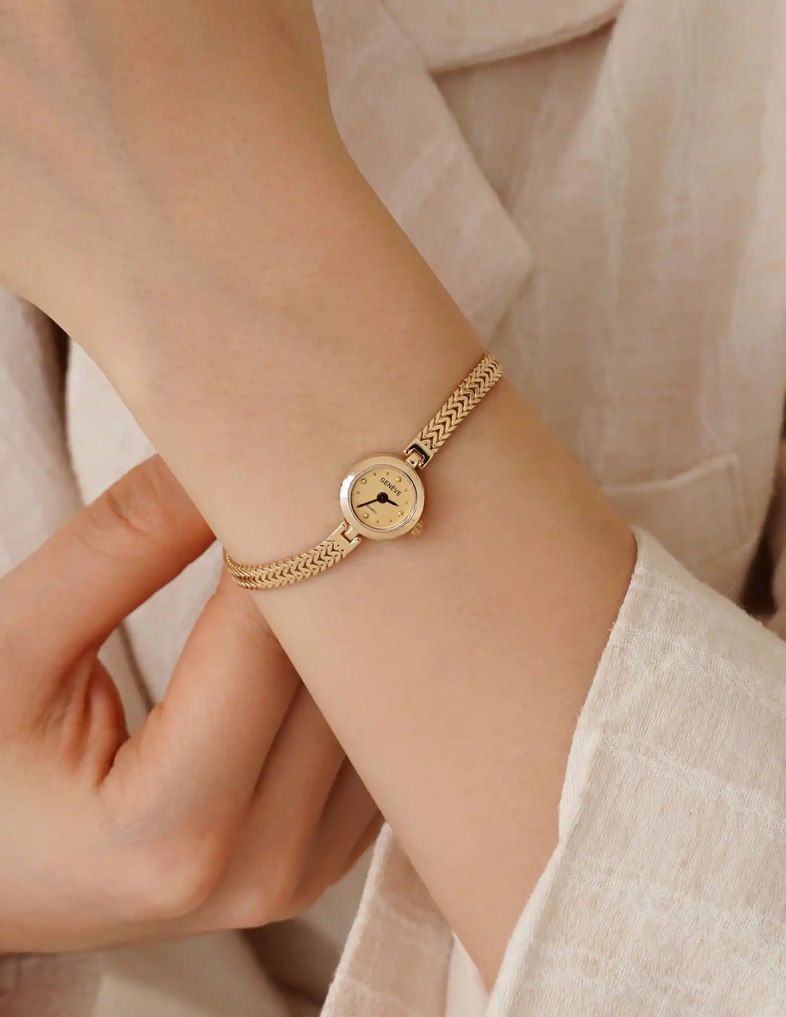 Balıksırtı Kordonlu Altın Saat