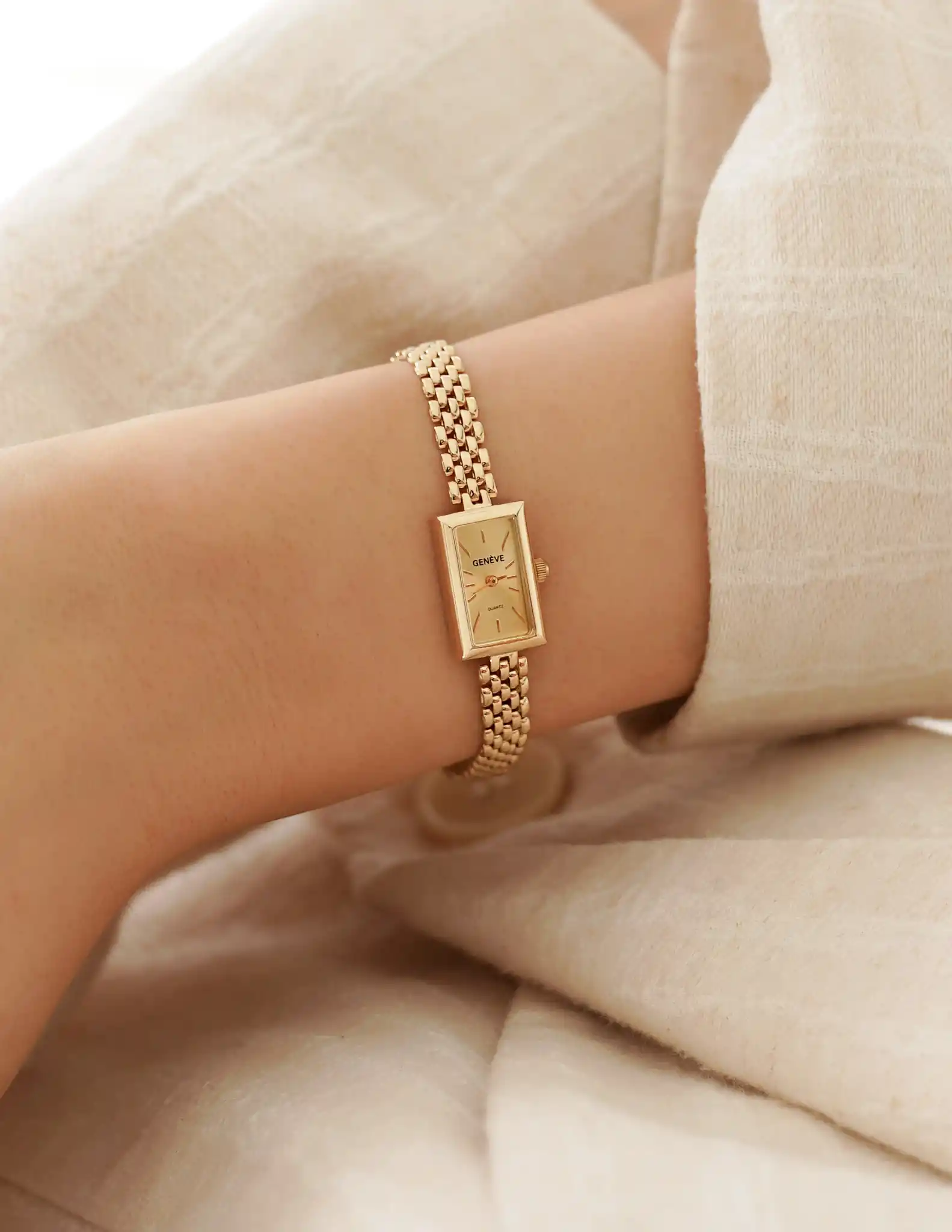 Dikdörtgen Kasalı Altın Saat