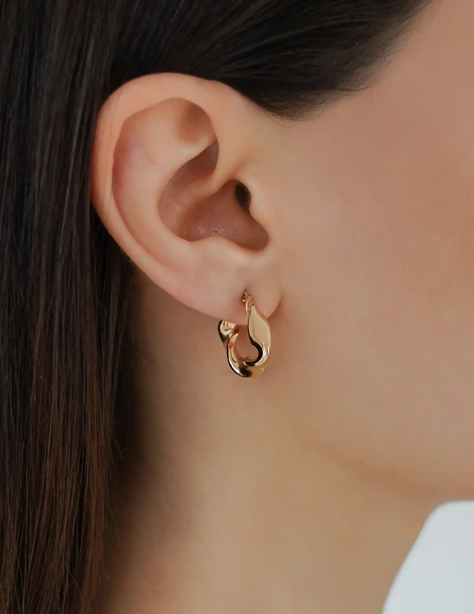 Bold Dalgalı Halka Küpe