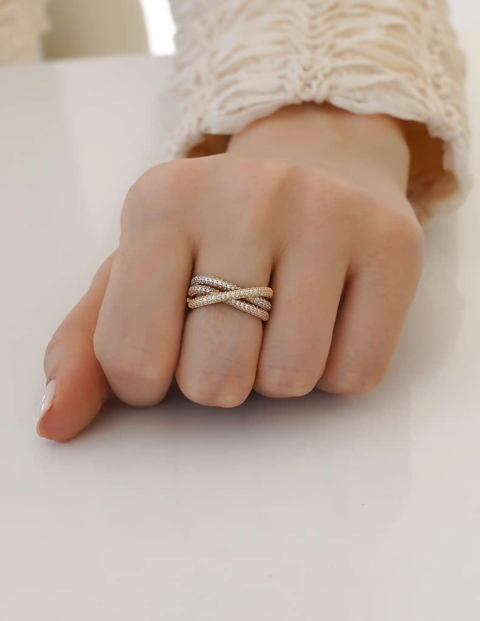 Üç Renk Taşlı Çizgi Yüzük