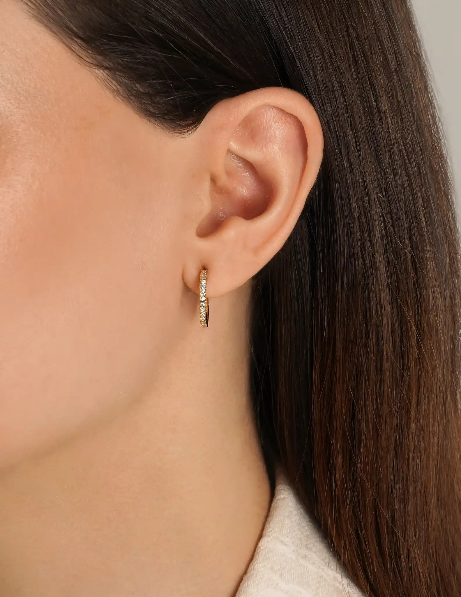 Taşlı Altın Halka Küpe