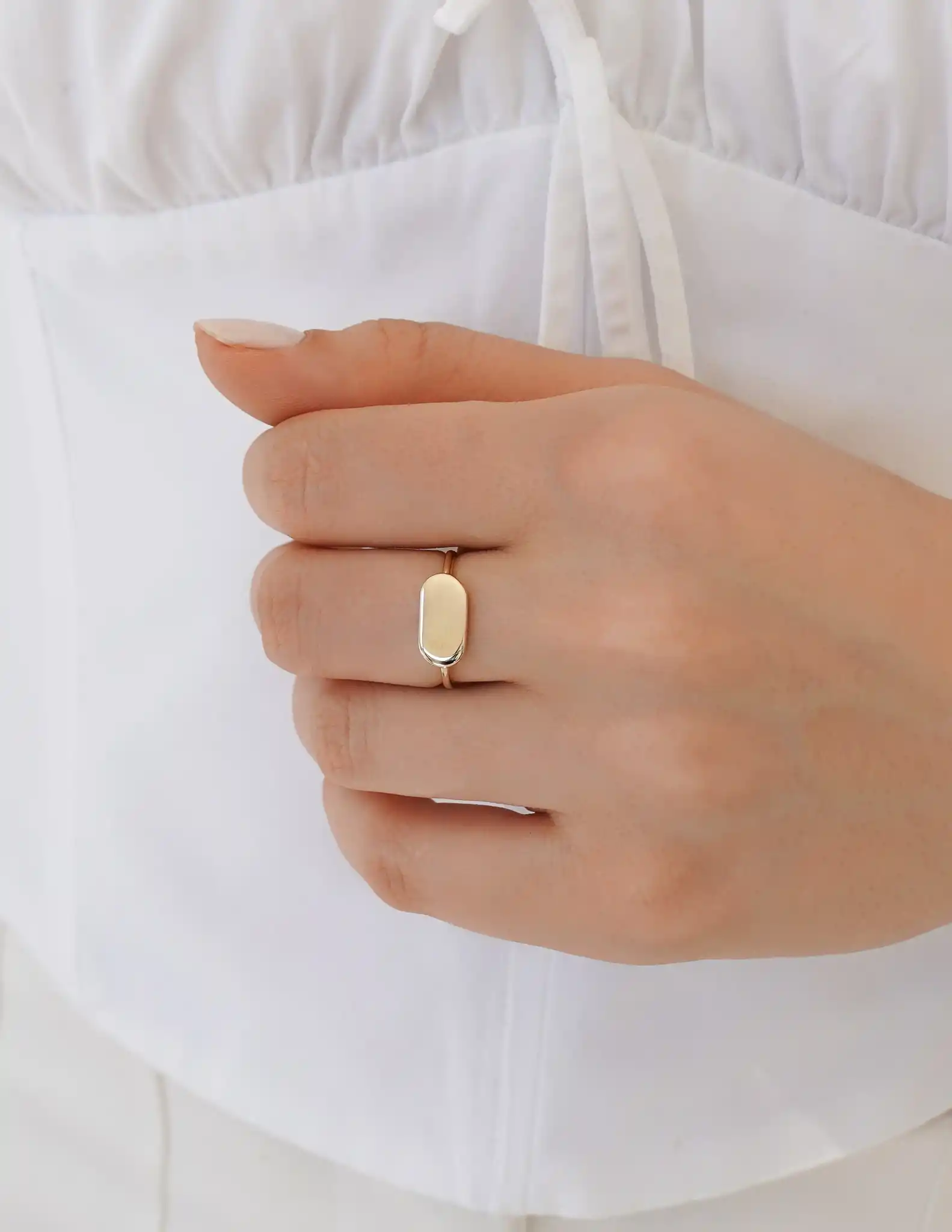 Oval Plakalı Altın Yüzük