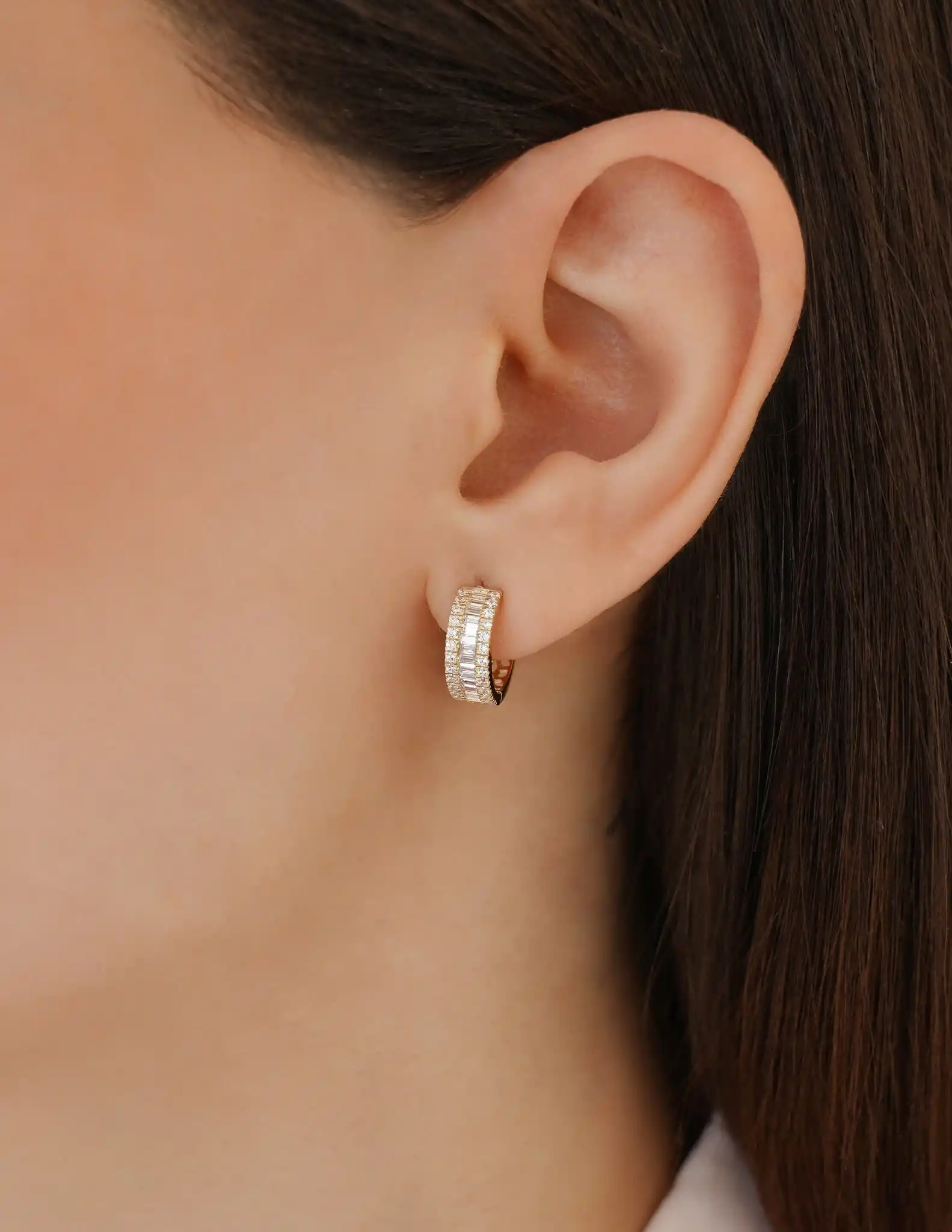 Baget Taşlı Altın Halka Küpe