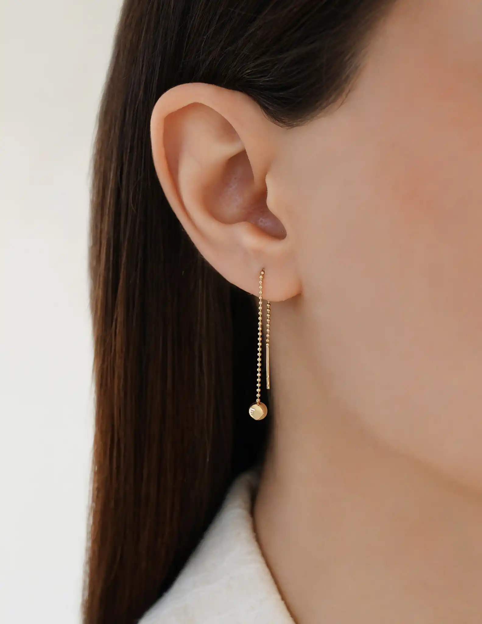 Altın Top Sallantılı Küpe