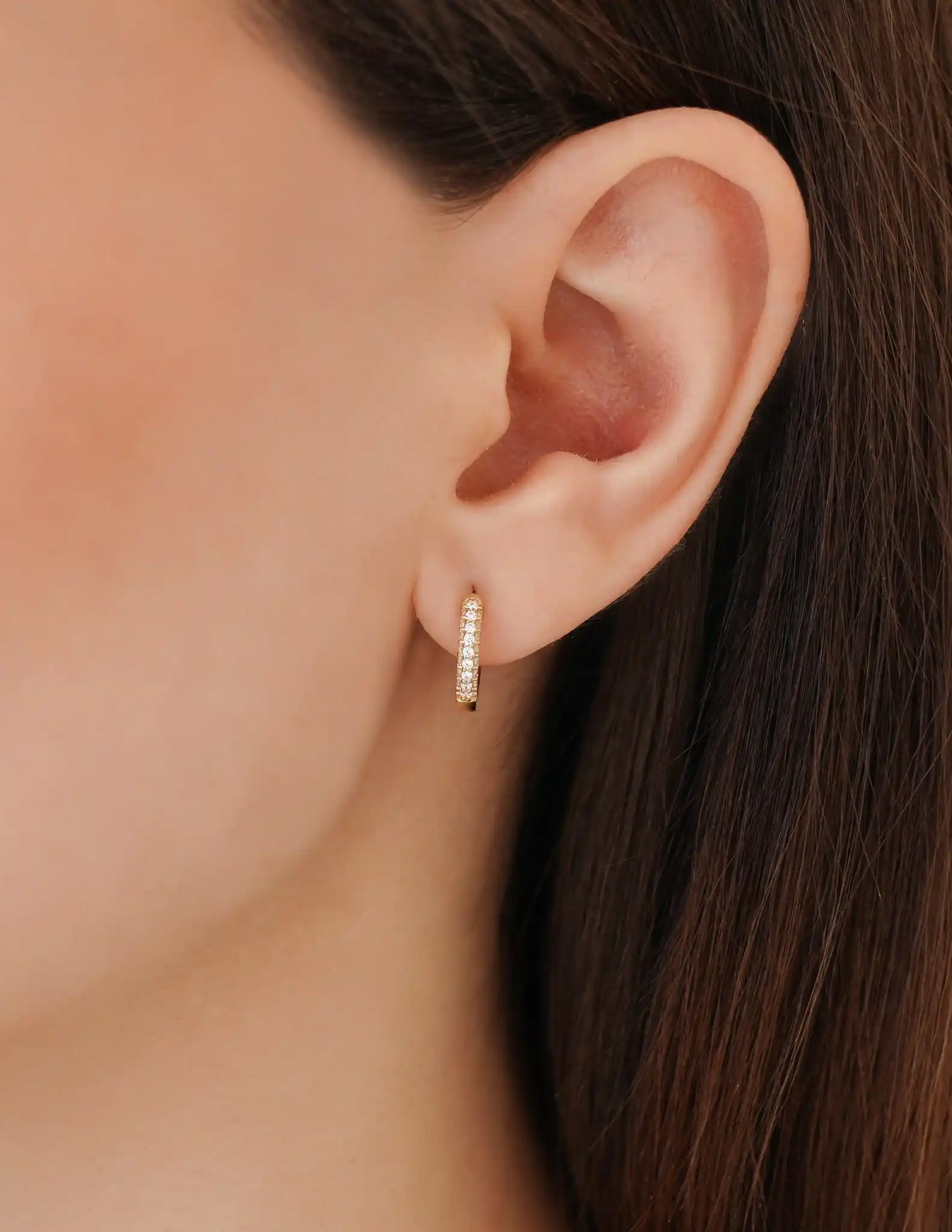 Sıra Taşlı Altın Halka Küpe