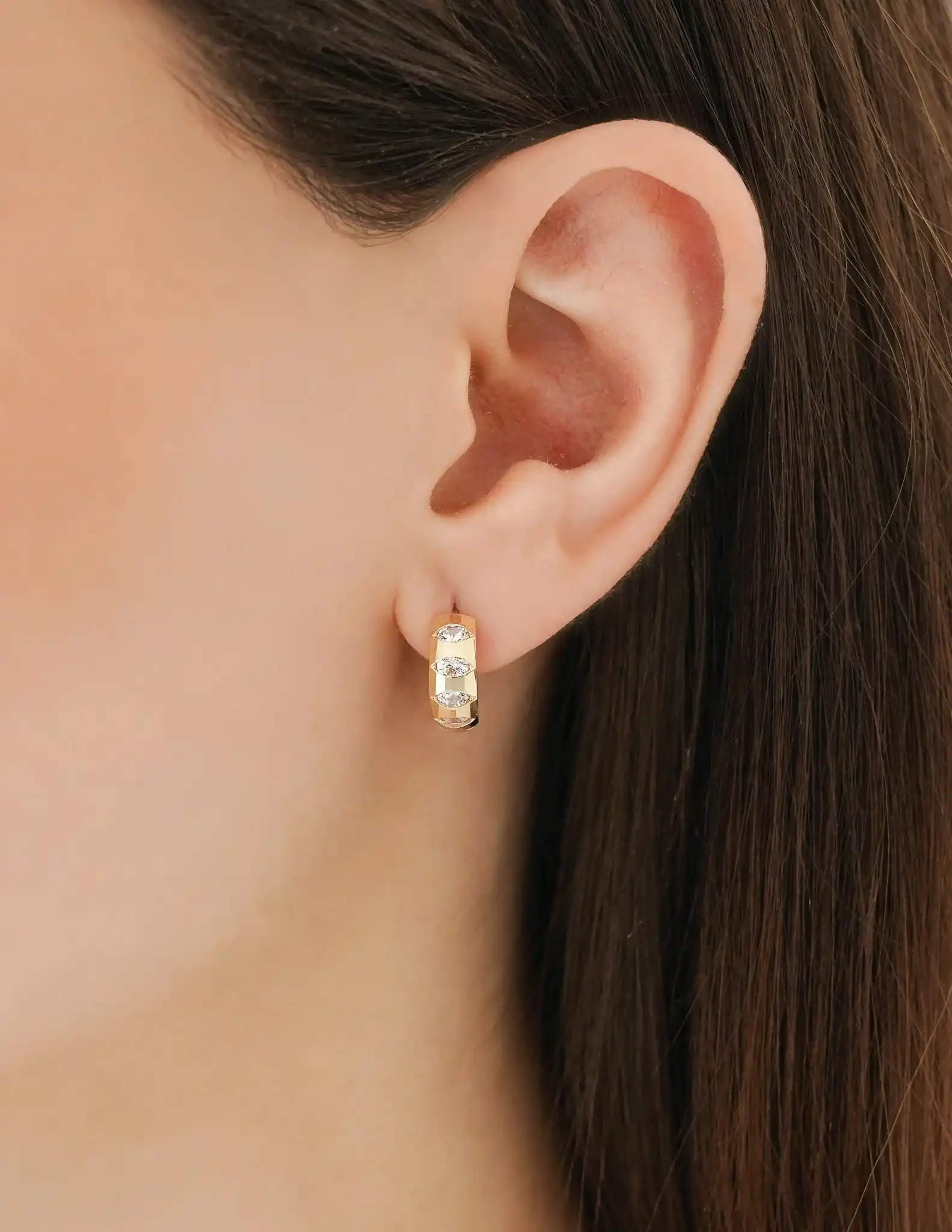 Taşlı Bold Halka Küpe