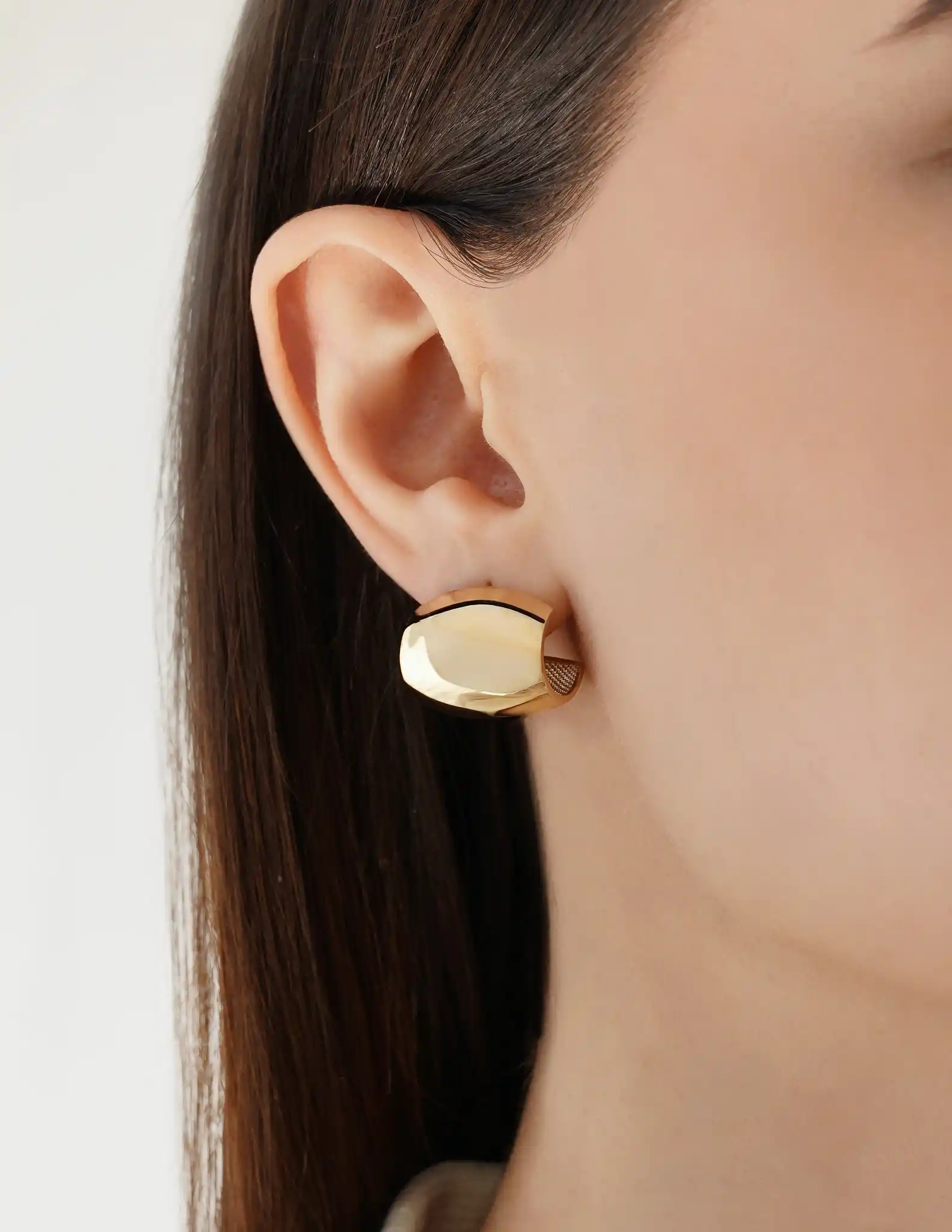 Altın Tasarım Küpe