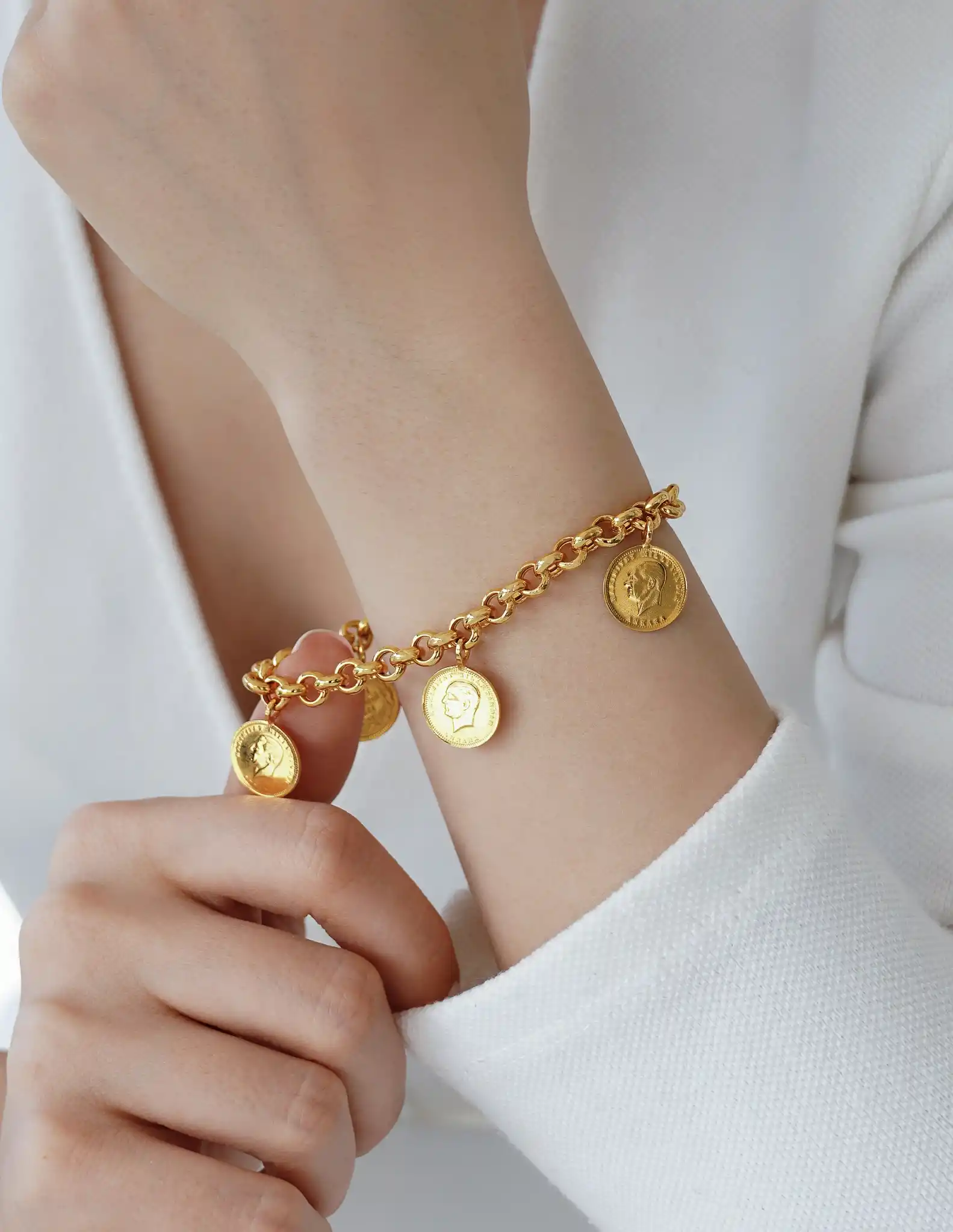 22 Ayar Çeyrek Sallantılı Altın Bileklik