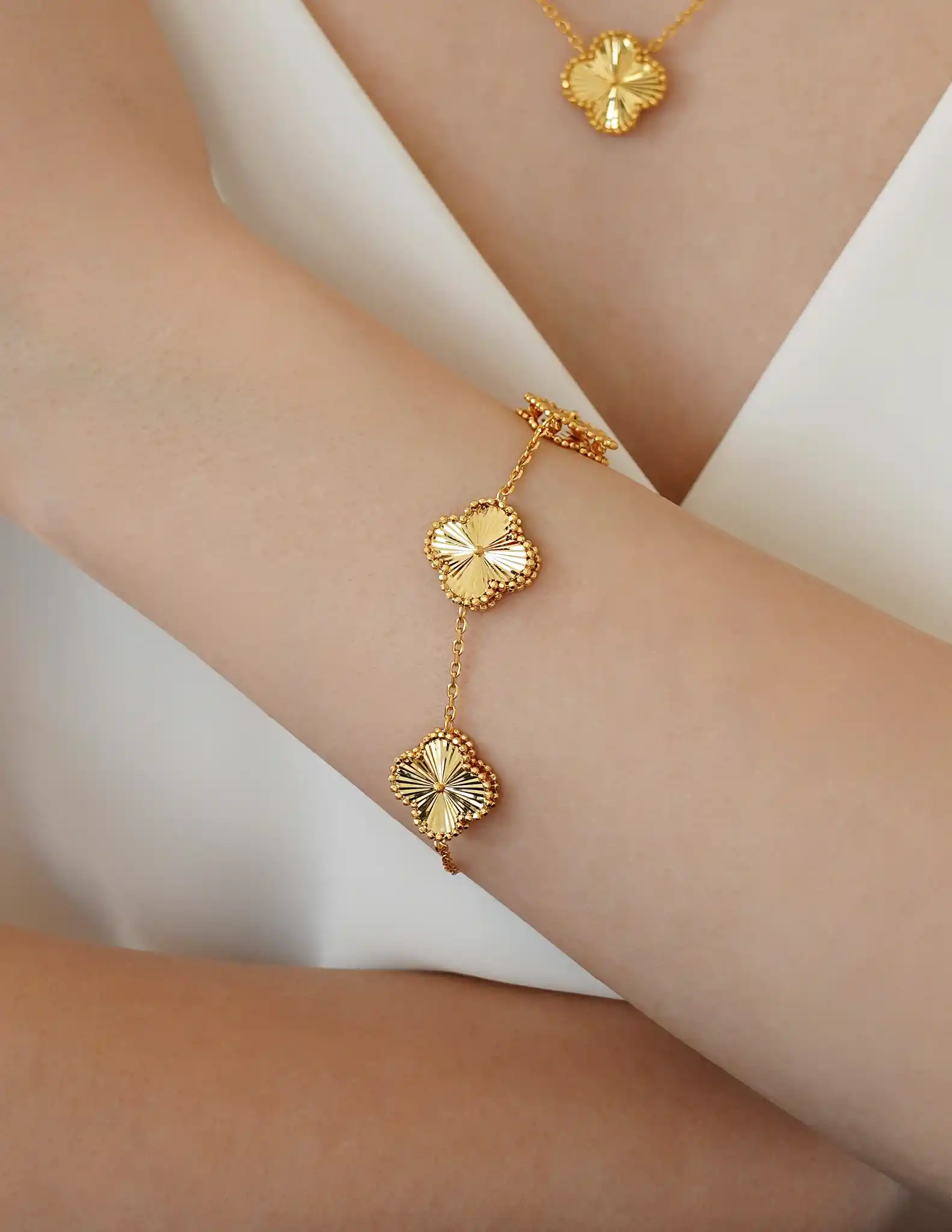 22 Ayar Altın Yonca Bileklik