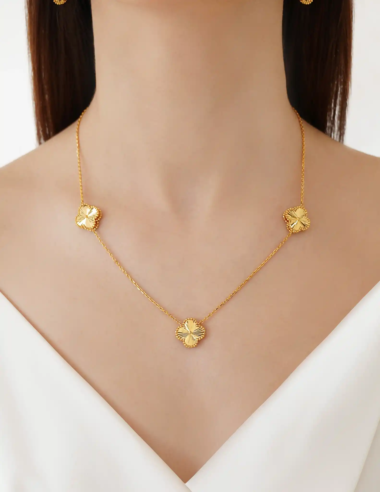 22 Ayar Altın Yonca Kolye