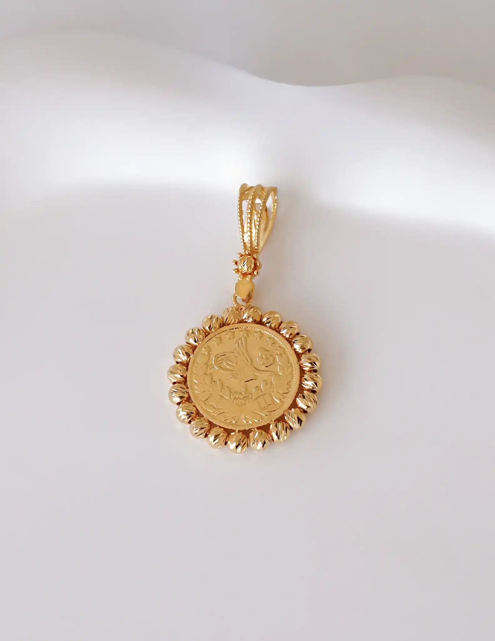 22 Ayar Dorika Toplu Tuğralı Altın Kolye Ucu