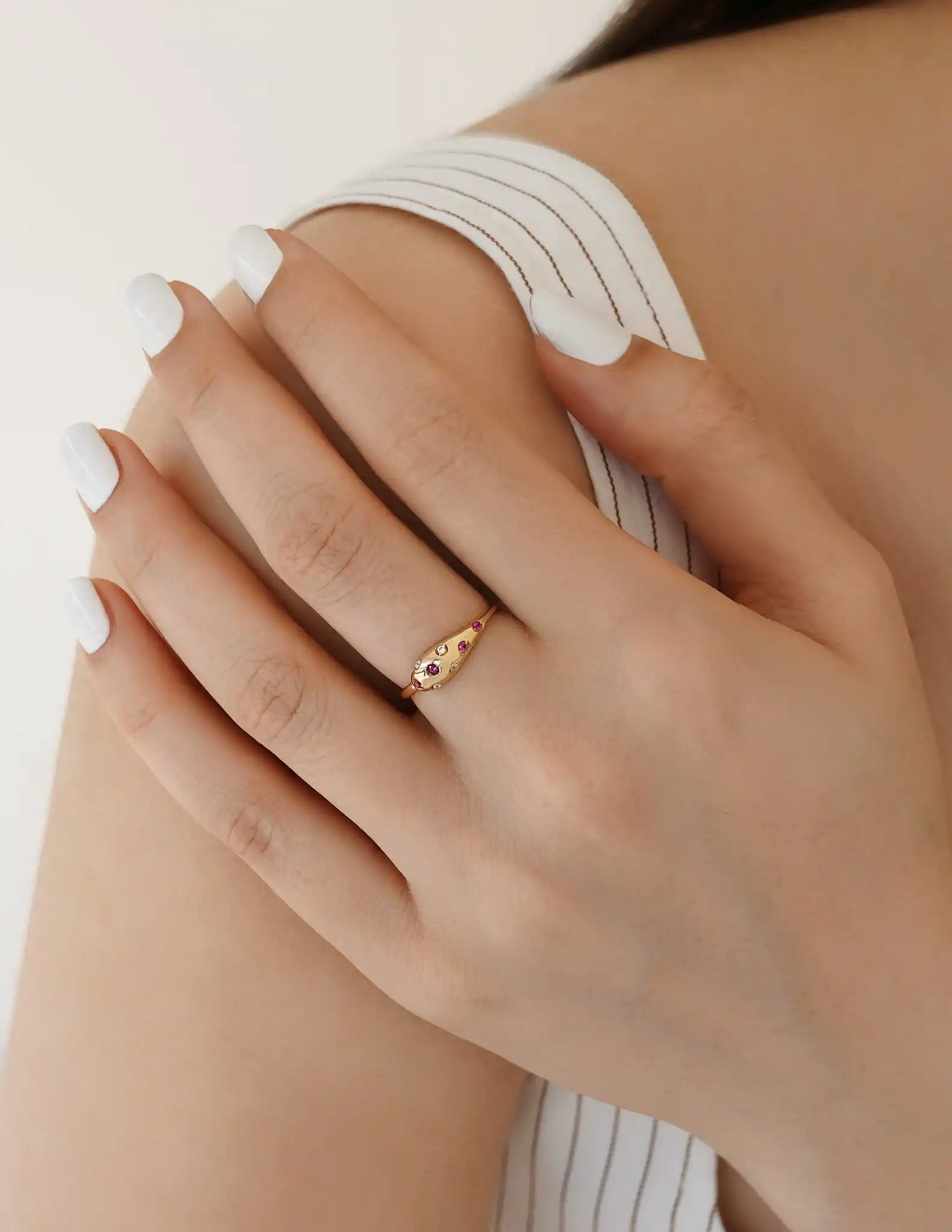 Renkli Taşlı Altın Yüzük