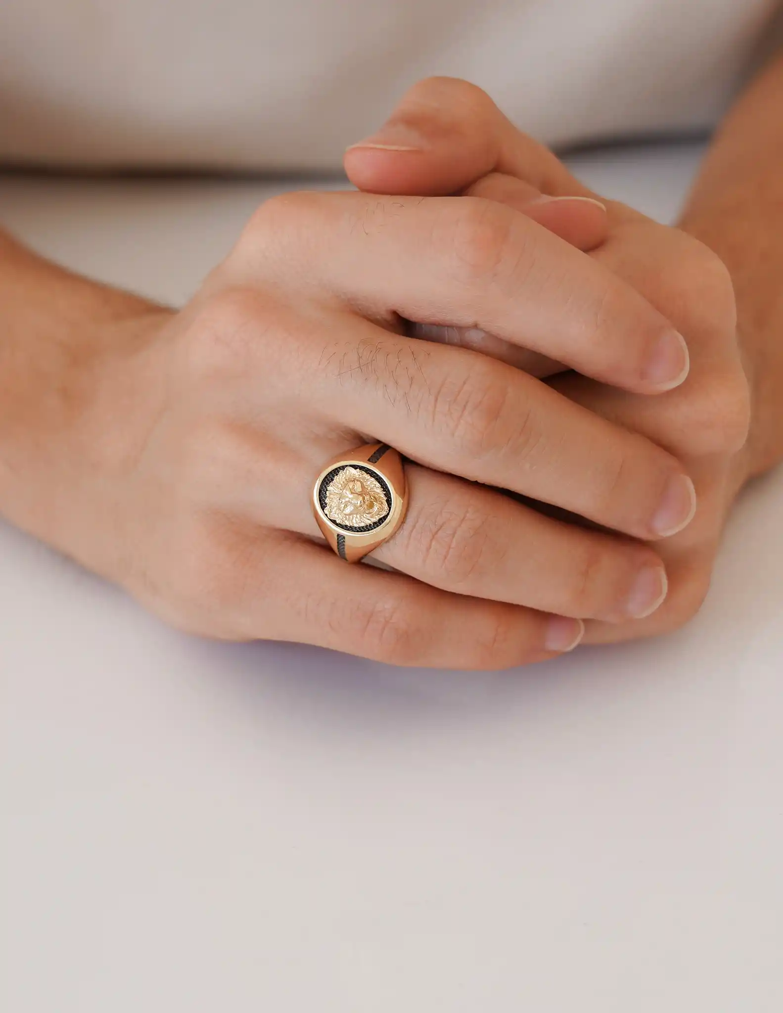 Siyah Taşlı Altın Erkek Yüzük