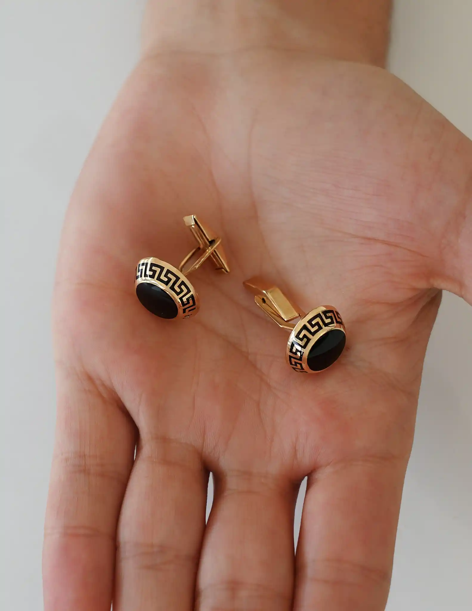 Siyah Mineli Altın Erkek Kol Düğmesi